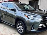 Toyota Highlander 2017 года за 10 000 тг. в Алматы