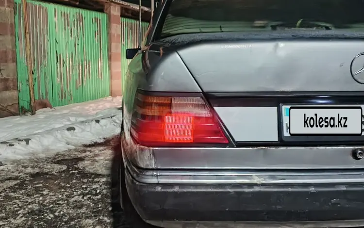 Mercedes-Benz E 200 1989 года за 900 000 тг. в Алматы