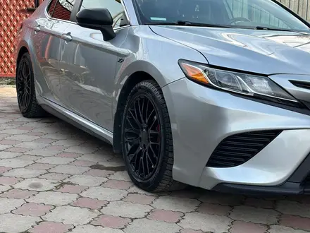 Toyota Camry 2018 года за 12 500 000 тг. в Алматы