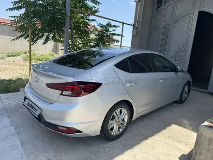 Hyundai Elantra 2019 года за 8 200 000 тг. в Шымкент – фото 11