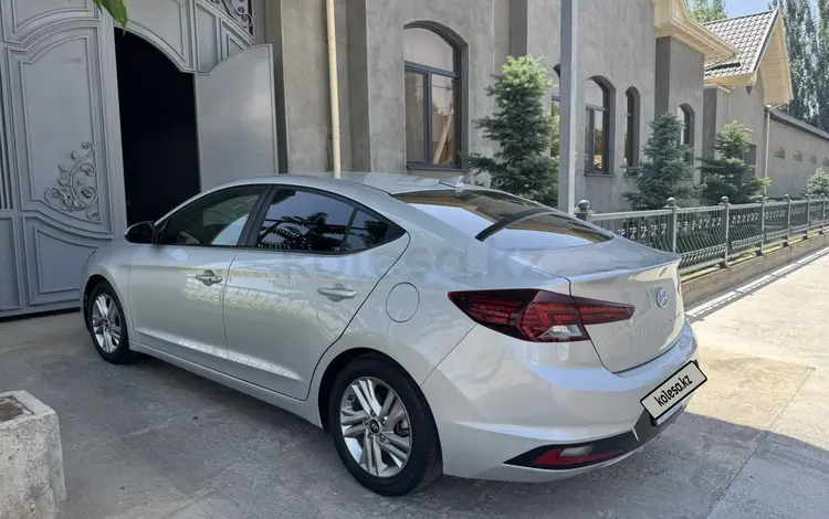 Hyundai Elantra 2019 годаүшін8 200 000 тг. в Шымкент