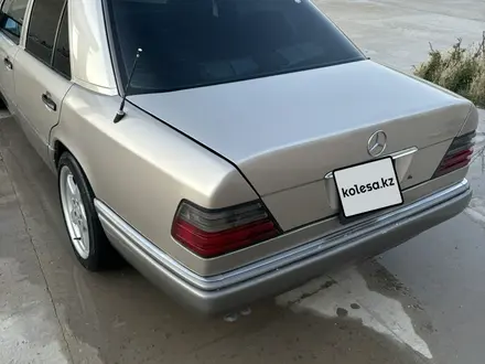 Mercedes-Benz E 280 1994 года за 2 572 484 тг. в Актау – фото 8