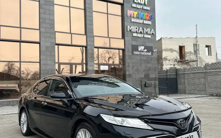 Toyota Camry 2019 года за 14 900 000 тг. в Тараз