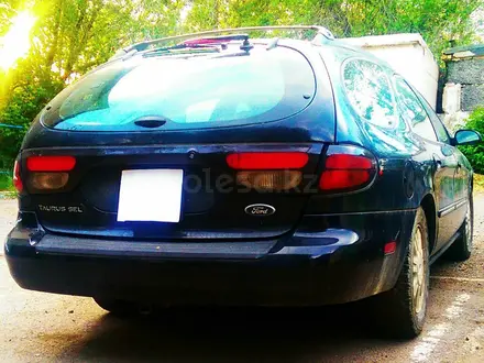 Ford Taurus 2003 года за 2 900 000 тг. в Караганда – фото 4