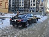 Lexus ES 250 2020 года за 18 400 000 тг. в Атырау – фото 2