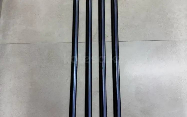 Молдинги уплотнитель стекла двери LC 100, 200 LX470, 570 PR120 за 12 000 тг. в Атырау