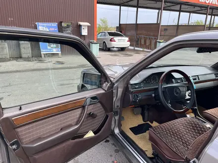 Mercedes-Benz E 220 1991 года за 2 200 000 тг. в Тараз – фото 7