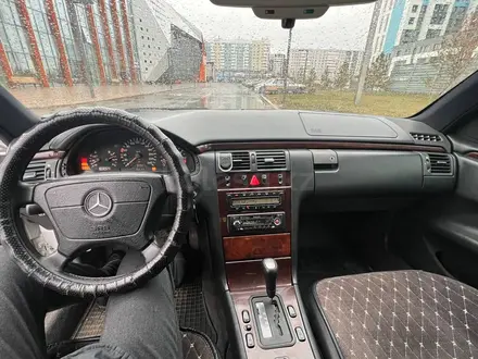 Mercedes-Benz E 230 1996 года за 2 550 000 тг. в Астана – фото 12