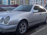 Mercedes-Benz E 230 1996 года за 2 750 000 тг. в Астана – фото 3