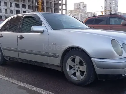 Mercedes-Benz E 230 1996 года за 2 550 000 тг. в Астана – фото 4