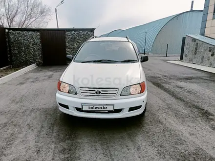 Toyota Ipsum 1997 года за 3 900 000 тг. в Усть-Каменогорск