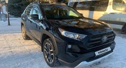 Toyota RAV4 2019 года за 15 500 000 тг. в Караганда – фото 3