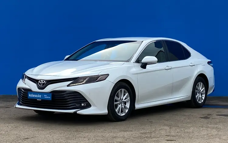 Toyota Camry 2019 года за 11 830 000 тг. в Алматы