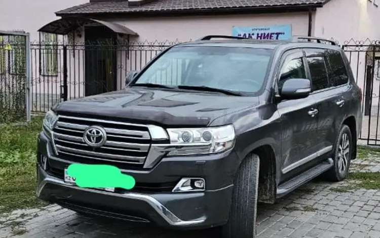 Toyota Land Cruiser 2016 годаүшін31 900 000 тг. в Усть-Каменогорск
