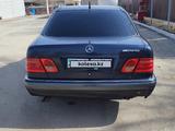 Mercedes-Benz E 240 1997 годаүшін2 800 000 тг. в Актобе – фото 2