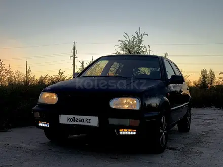 Volkswagen Golf 1992 года за 1 250 000 тг. в Астана – фото 2