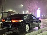 Toyota Camry 2020 года за 15 500 000 тг. в Алматы – фото 3