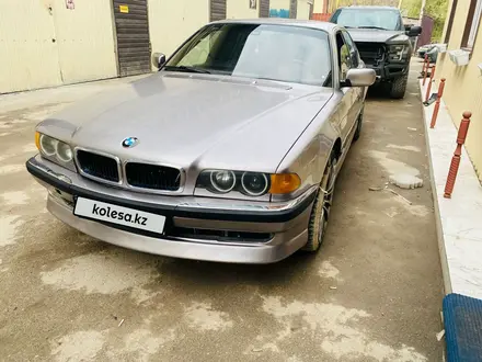 BMW 760 1994 года за 2 800 000 тг. в Алматы – фото 2