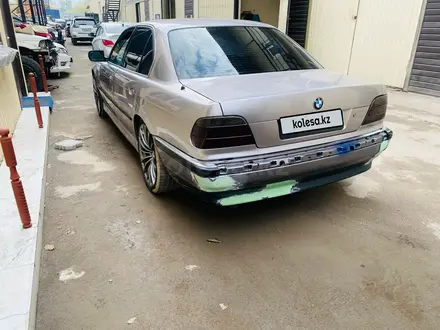 BMW 760 1994 года за 2 800 000 тг. в Алматы – фото 3