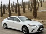 Lexus ES 250 2019 года за 18 500 000 тг. в Шымкент