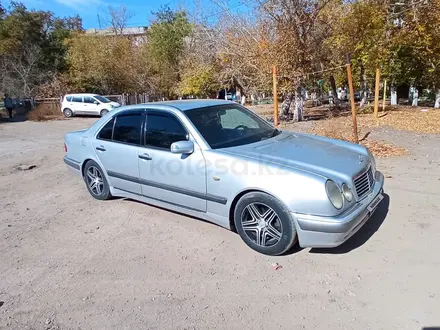 Mercedes-Benz E 320 1999 года за 3 900 000 тг. в Караганда – фото 23