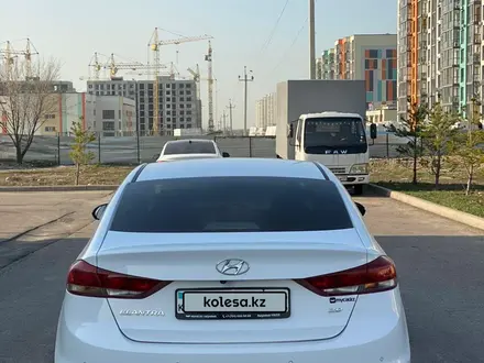 Hyundai Elantra 2018 года за 8 900 000 тг. в Алматы – фото 8