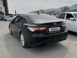 Toyota Camry 2020 года за 14 500 000 тг. в Жанаозен – фото 2