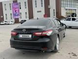 Toyota Camry 2020 года за 14 500 000 тг. в Жанаозен – фото 3