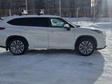 Toyota Highlander 2021 года за 28 000 000 тг. в Усть-Каменогорск – фото 2
