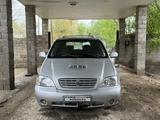 Kia Carnival 2002 года за 2 200 000 тг. в Шымкент – фото 2