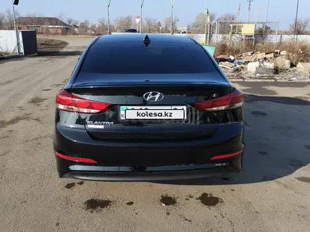 Hyundai Elantra 2016 года за 7 000 000 тг. в Актобе – фото 3