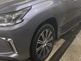 Lexus LX 570 2020 года за 45 000 000 тг. в Актобе – фото 2