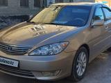 Toyota Camry 2005 года за 4 750 000 тг. в Байконыр – фото 2