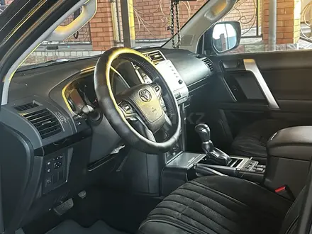Toyota Land Cruiser Prado 2022 года за 23 800 000 тг. в Актобе – фото 4