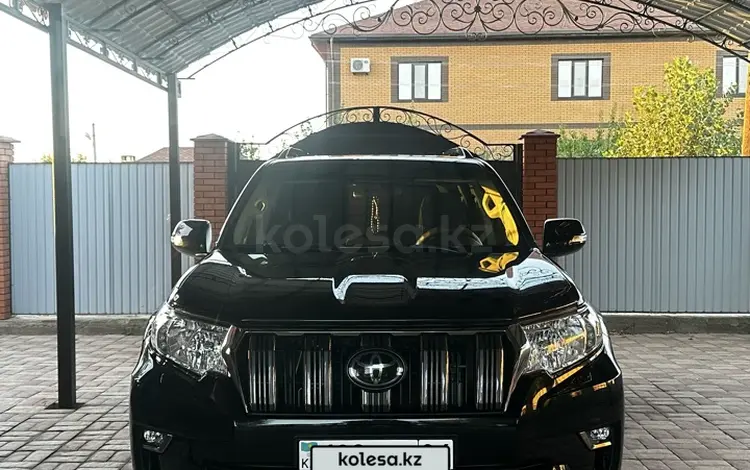 Toyota Land Cruiser Prado 2022 года за 23 800 000 тг. в Актобе