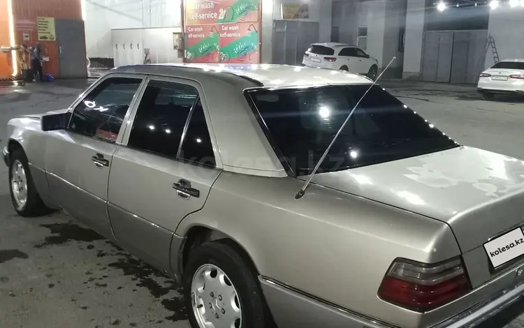 Mercedes-Benz E 230 1990 года за 1 300 000 тг. в Шымкент