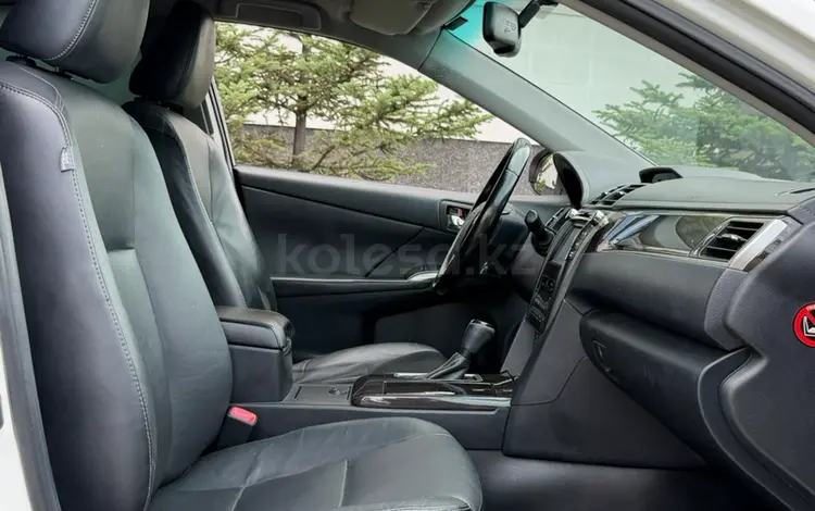 Toyota Camry 2017 года за 9 000 000 тг. в Караганда