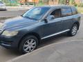 Volkswagen Touareg 2007 года за 5 500 000 тг. в Астана – фото 2
