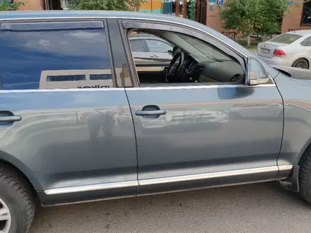 Volkswagen Touareg 2007 года за 5 500 000 тг. в Астана – фото 3