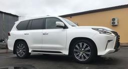 Lexus LX 570 2017 года за 120 000 тг. в Алматы – фото 2