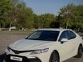Toyota Camry 2021 года за 16 400 000 тг. в Шымкент – фото 2