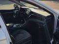 Toyota Camry 2021 года за 16 400 000 тг. в Шымкент – фото 9