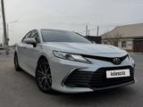 Toyota Camry 2023 года за 16 700 000 тг. в Шымкент