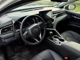 Toyota Camry 2023 года за 16 700 000 тг. в Шымкент – фото 5