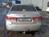 Hyundai Sonata 2006 года за 2 600 000 тг. в Астана – фото 2