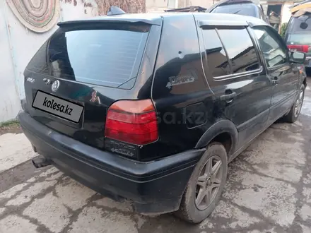 Volkswagen Golf 1993 года за 400 000 тг. в Алматы