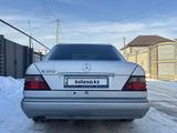 Mercedes-Benz E 220 1994 года за 3 700 000 тг. в Алматы – фото 5