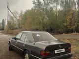 Mercedes-Benz E 220 1993 годаүшін750 000 тг. в Караганда – фото 4
