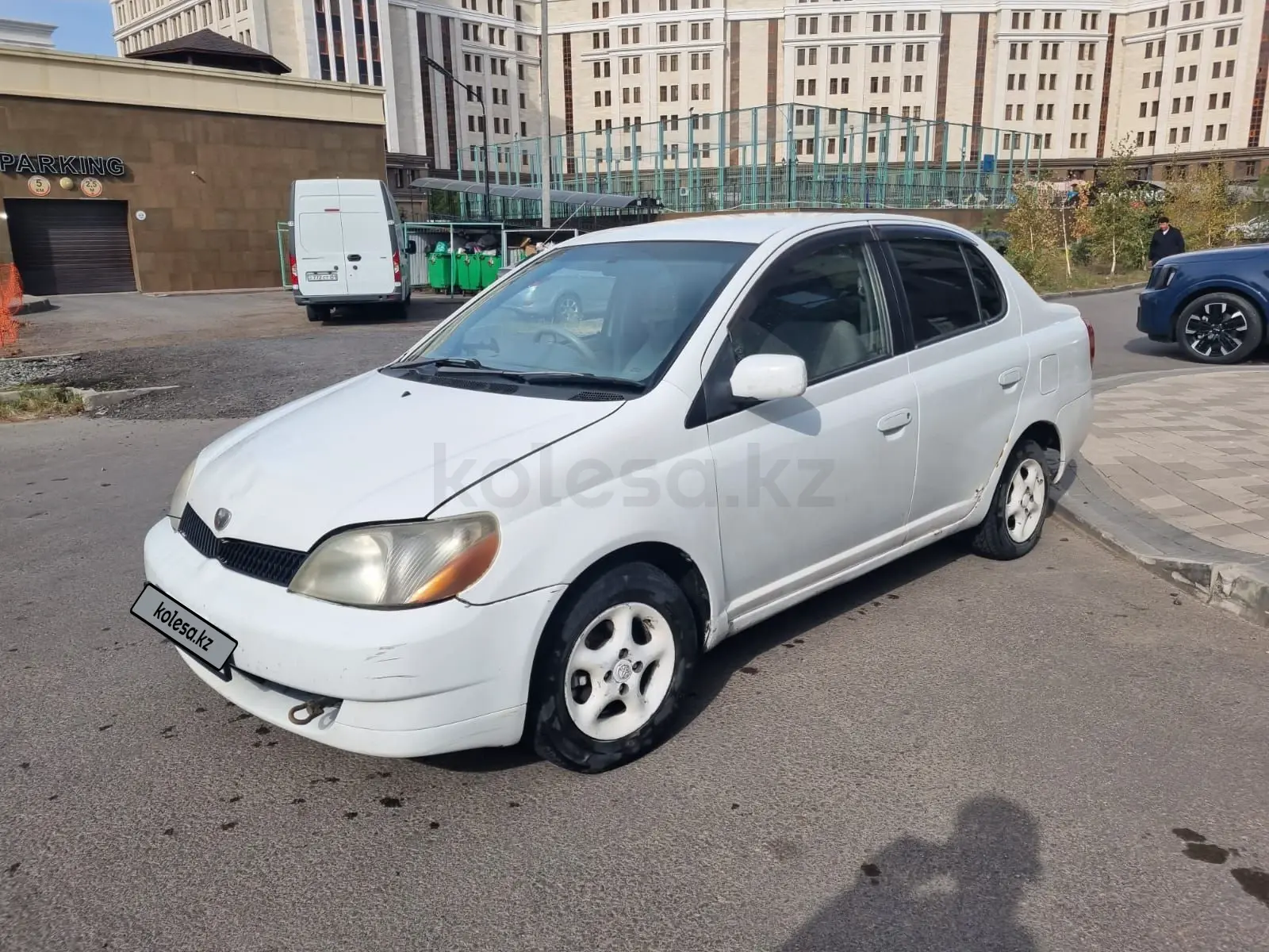 Toyota Platz, 2001