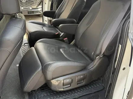 Kia Carnival 2022 года за 22 000 000 тг. в Алматы – фото 11